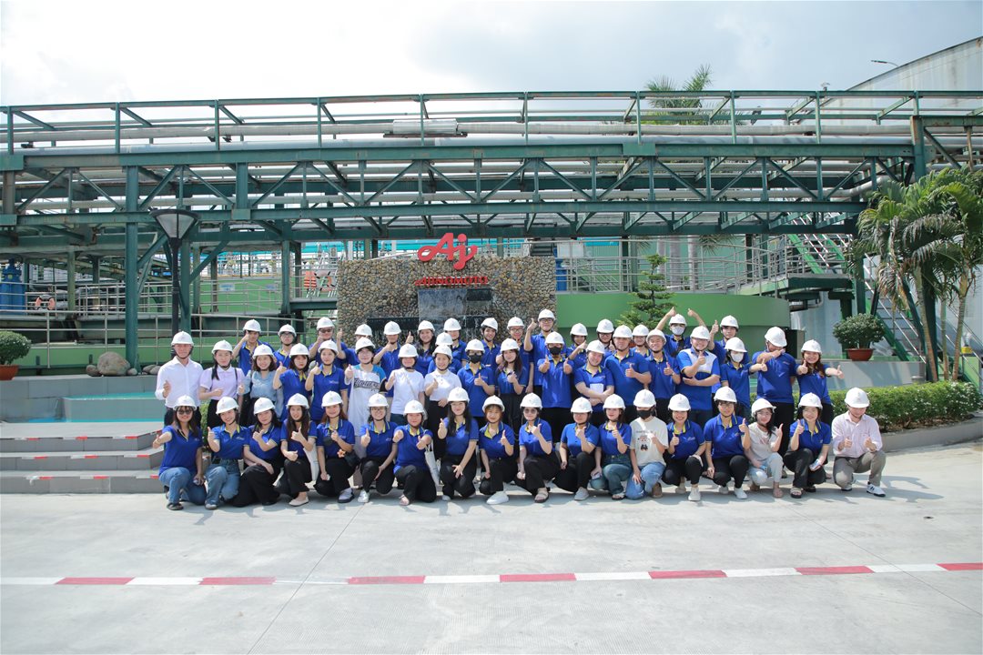 Sinh viên ngành Môi trường tham quan hệ thống xử lý nước thải tại Công Ty Ajinomoto Việt Nam