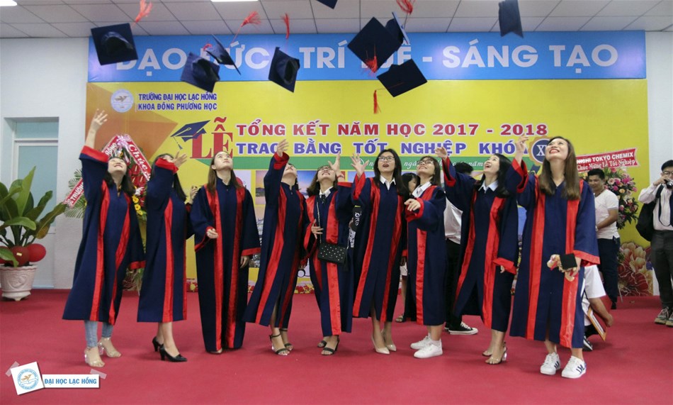 Sinh viên Đông Phương từ chối mức lương 10 triệu/tháng.