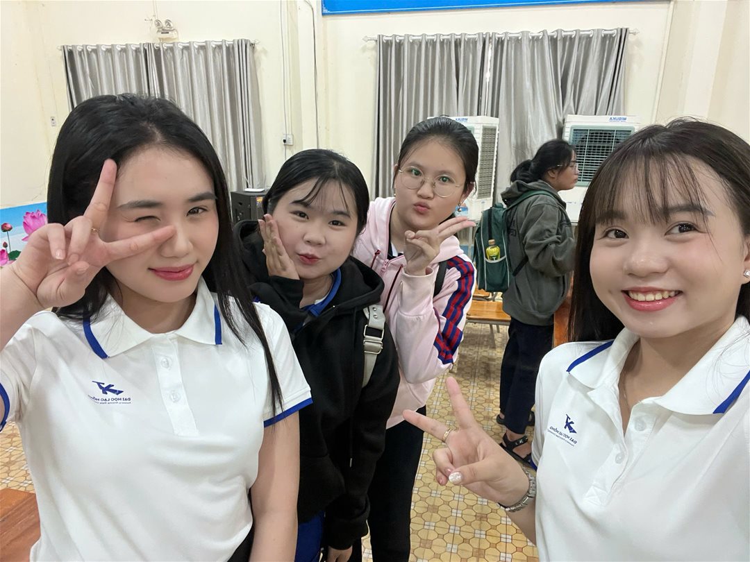 Buổi tư vấn diễn ra sôi nổi và có nhiều câu hỏi và được giải đáp từ các bạn tuyển sinh